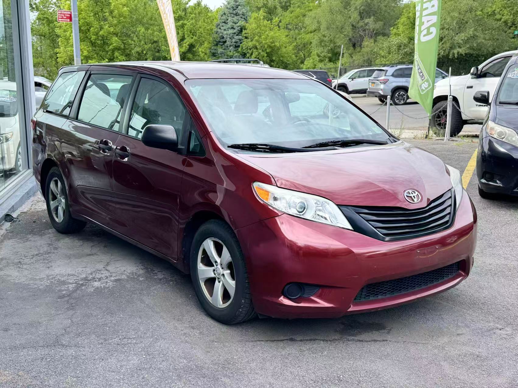 2015 Toyota Sienna L V6 7-Passenger's photo