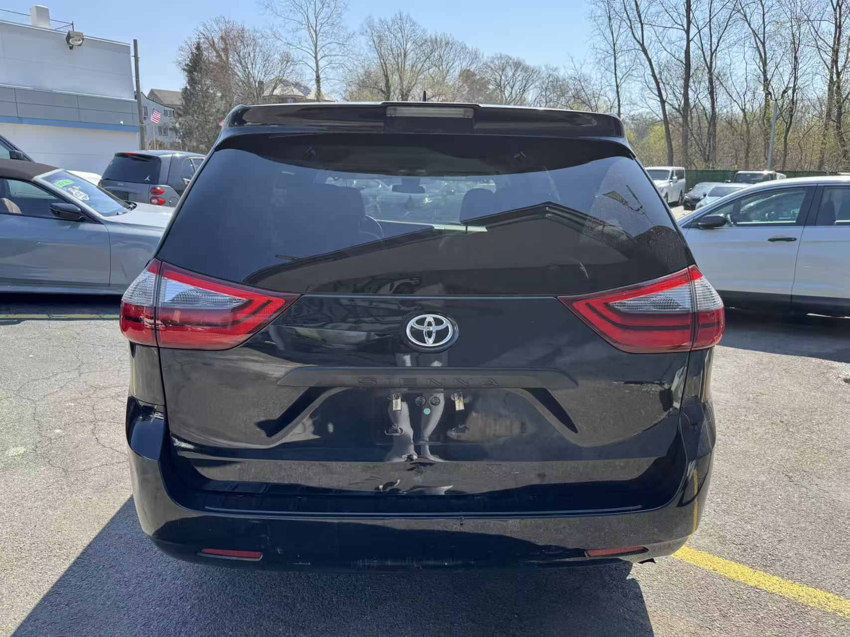 2020 Toyota Sienna L - Photo 6
