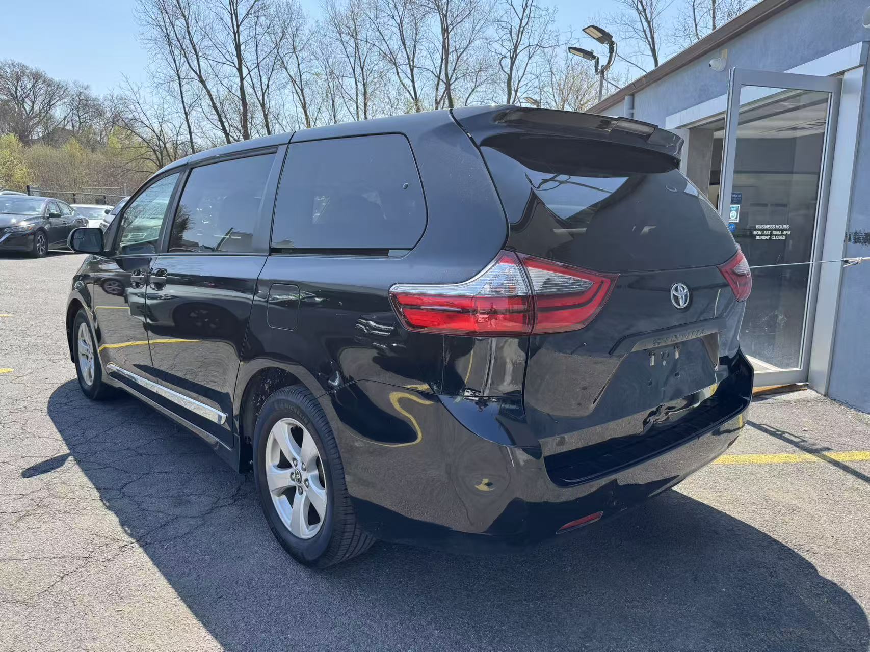 2020 Toyota Sienna L - Photo 7