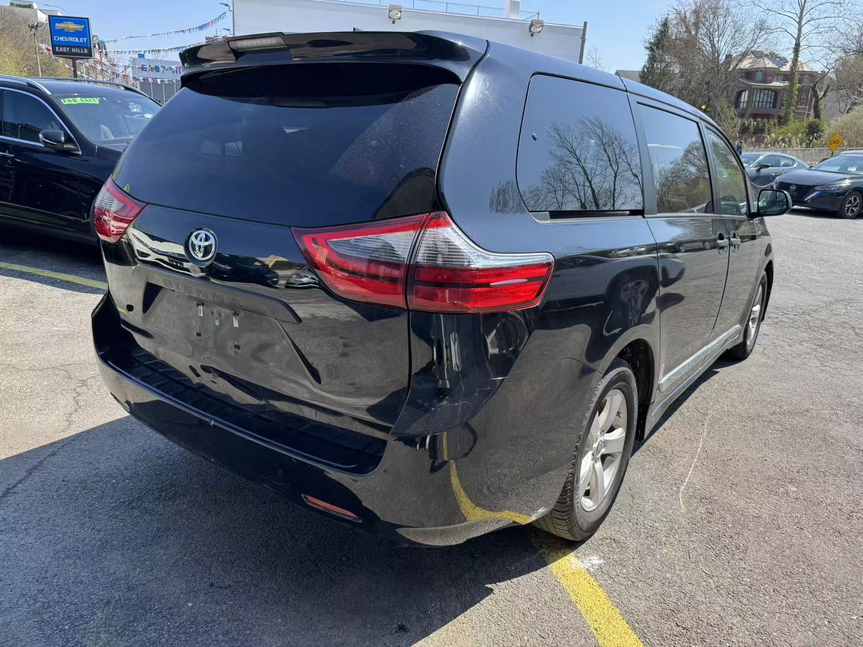 2020 Toyota Sienna L - Photo 8
