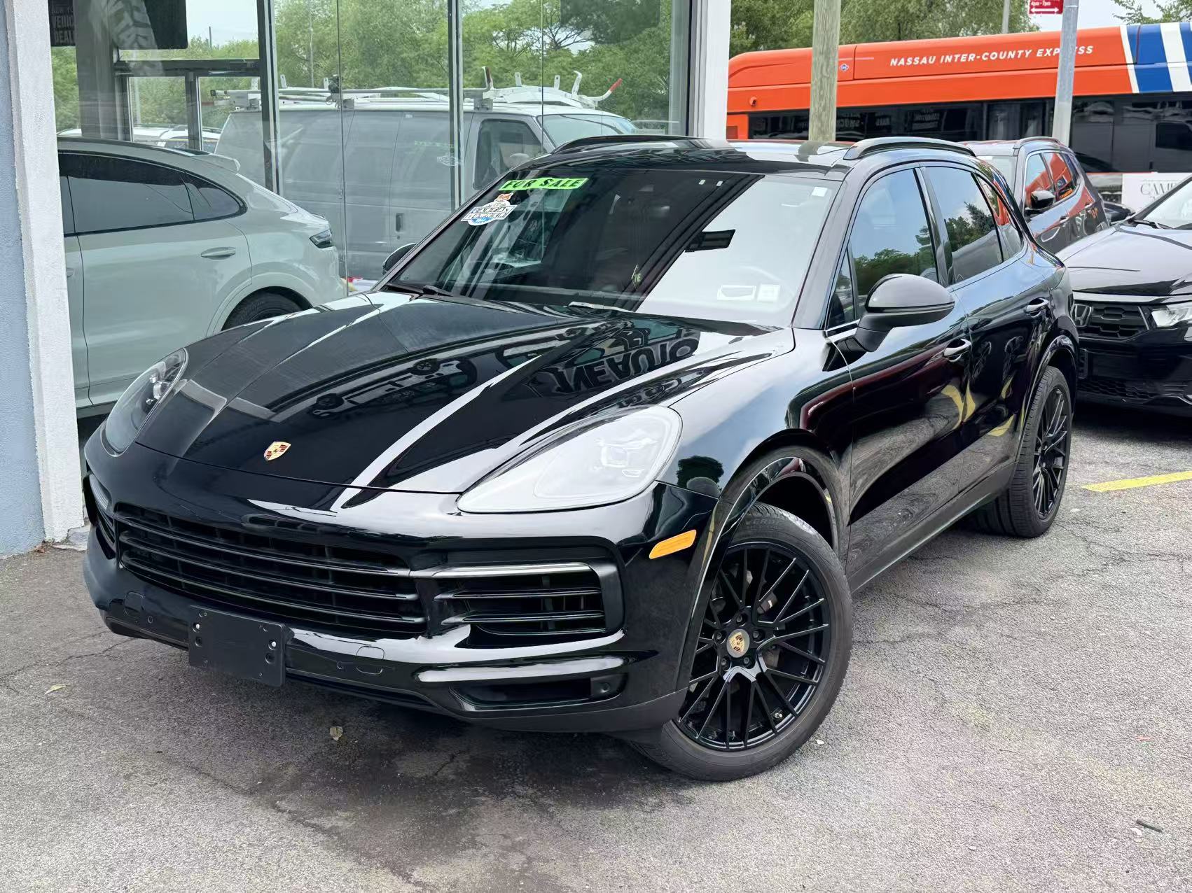 2019 Porsche Cayenne -'s photo