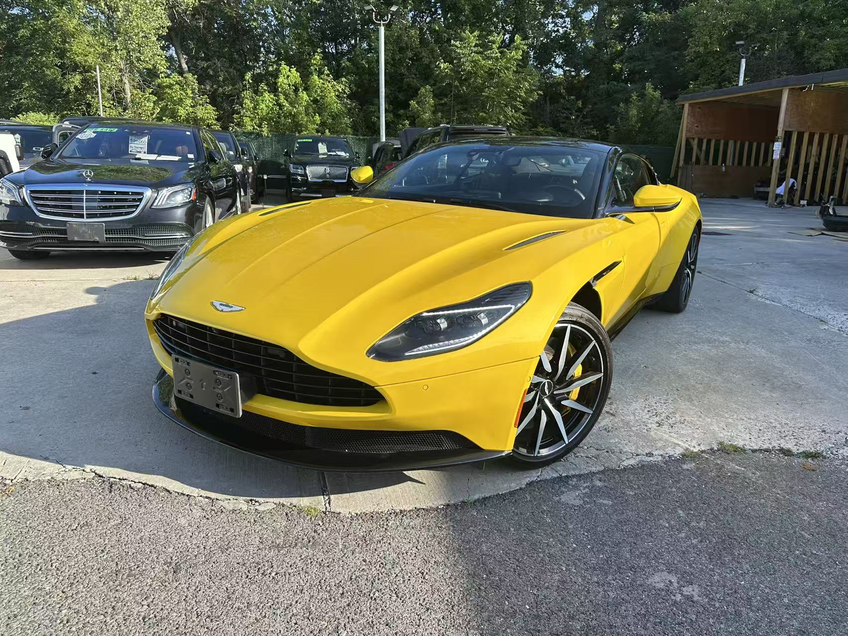 2020 ASTON MARTIN DB11 V8