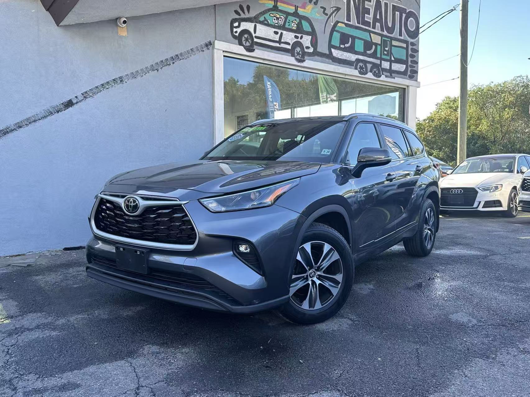 2023 Toyota Highlander XLE